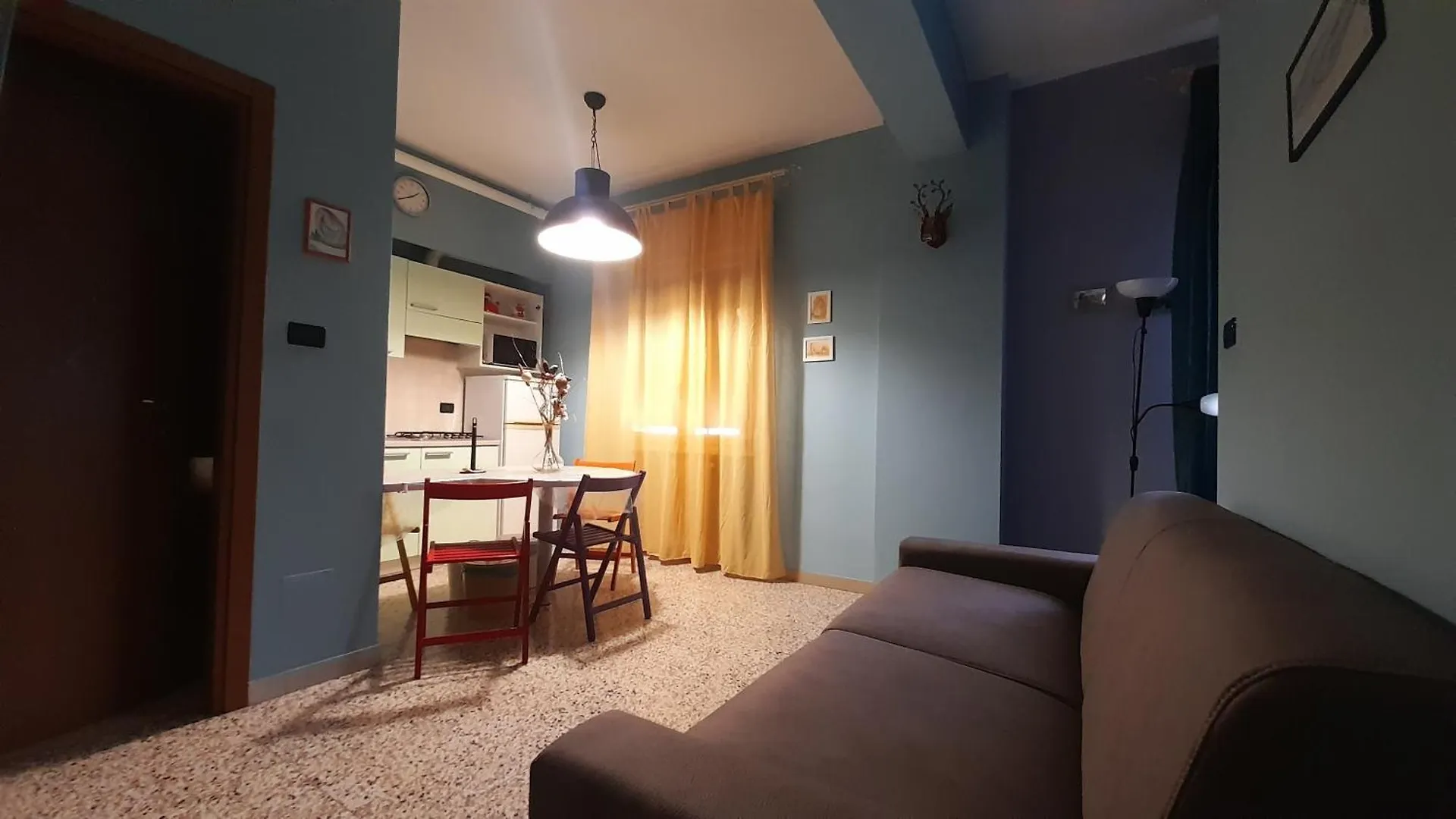 La Casa Degli Asinelli - Twa Apartment Bologna 0*,  Italy